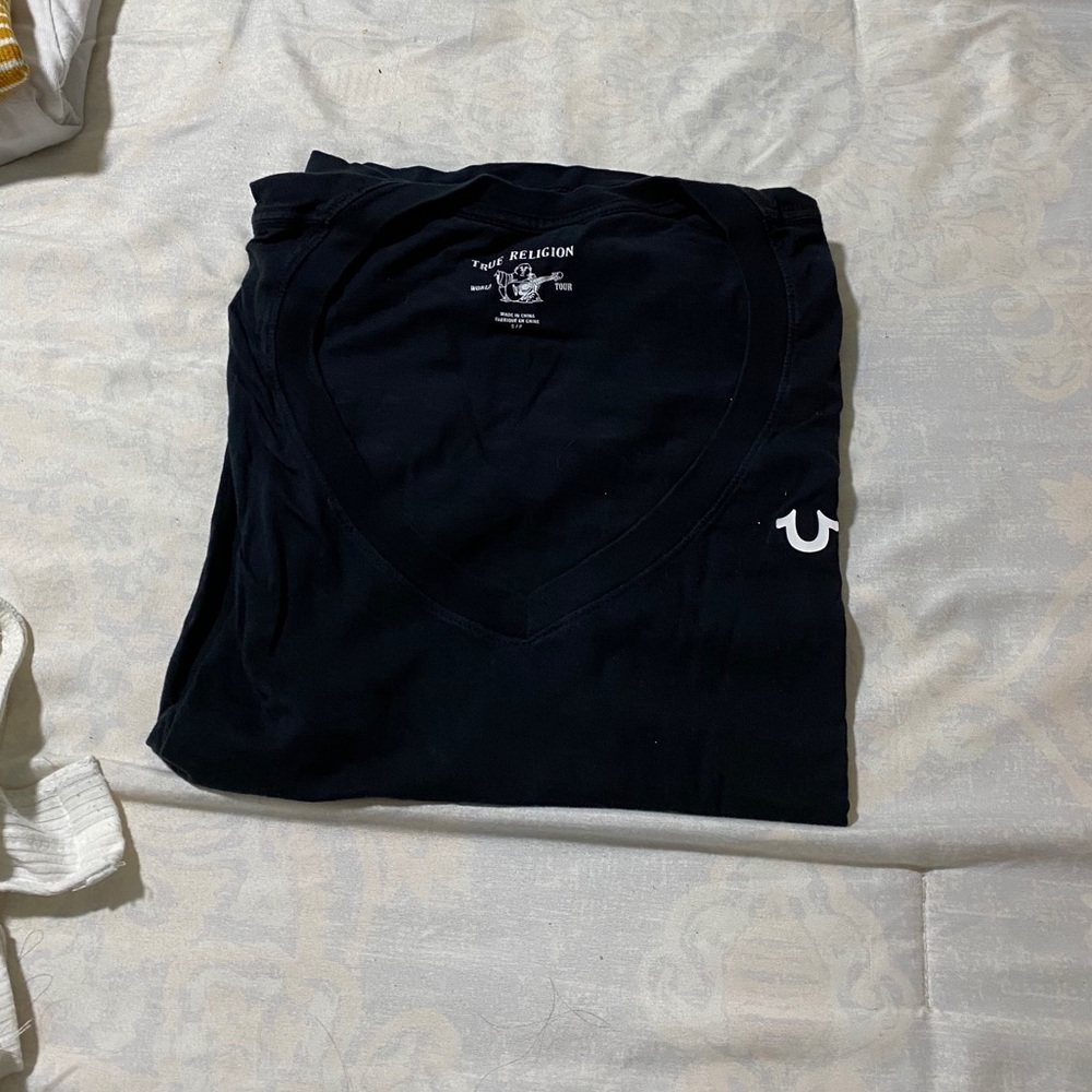 True religion v shirt